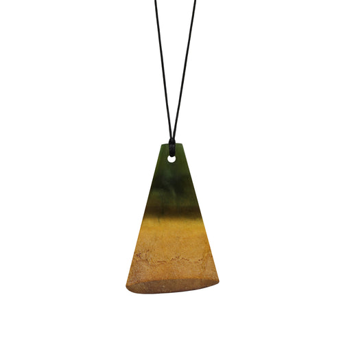 49mm x 31mm / New Zealand Pounamu // ASPD228P-1