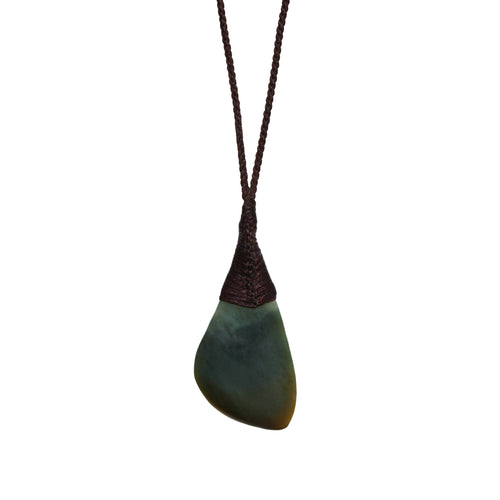 40mm x 23mm / New Zealand Pounamu // RMPD148P-5